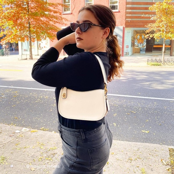 Coach Swinger Bag Designer Crossbody * newly cleaned @ Coach store * - Picture 5 of 8